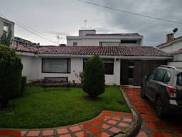 Casa en conjunto cerrado B. Alhambra Malibu