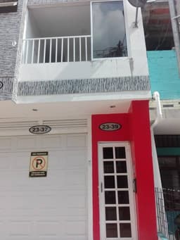 Apartamento cuarto piso poblado girón cerca al rompión