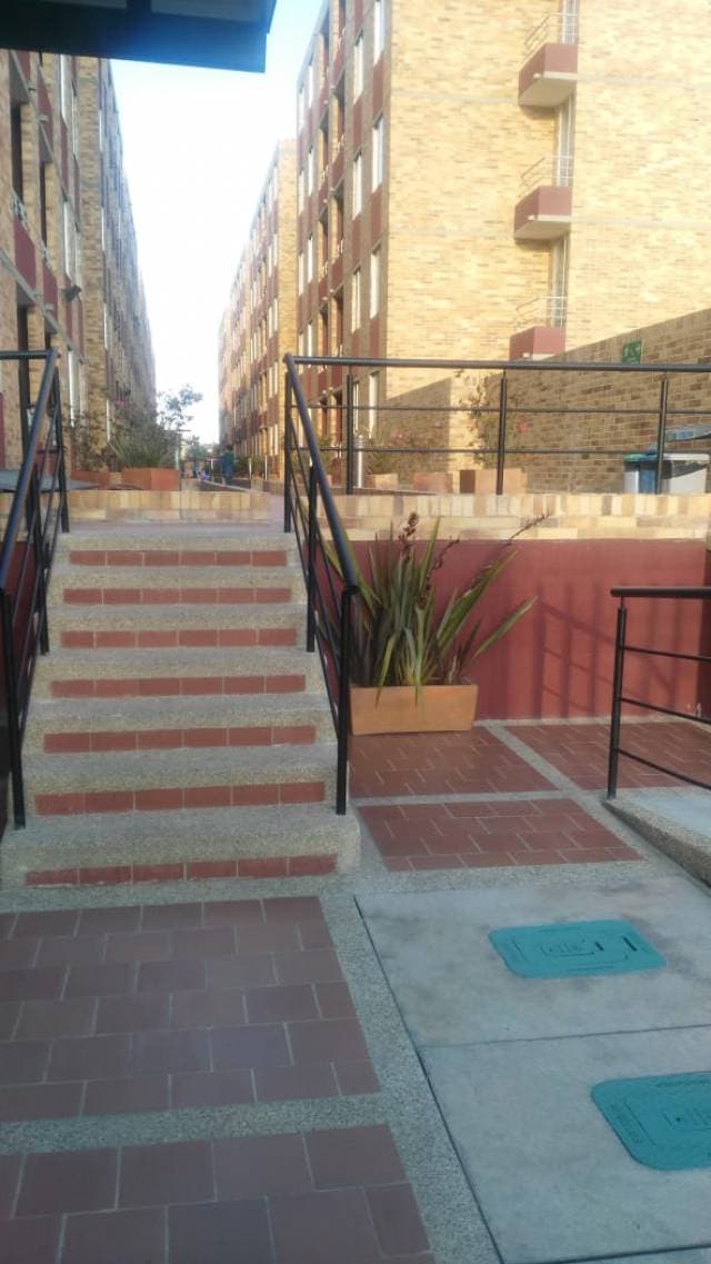 MADRID VENDO APTO, EXCELENTE ESTADO — foto 3