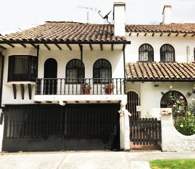 Venta de casa casa en Alhambra en Bogotá — foto 1
