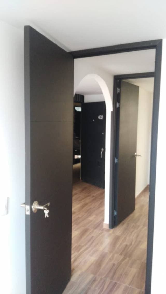 MADRID, PRADO VENDO APTO 4 PISO, EXCELENTE ESTADO — foto 2
