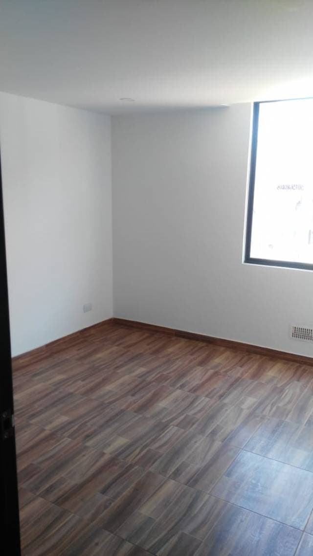MADRID, PRADO VENDO APTO 4 PISO, EXCELENTE ESTADO — foto 5