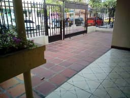 CASA COMERCIAL - CAE 2. IDEAL EPS, IPS, BANCOS, COLEGIOS, SIMILARES