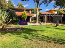 VENDO ESPECTACULAR CASA CAMPESTRE EN CHIA