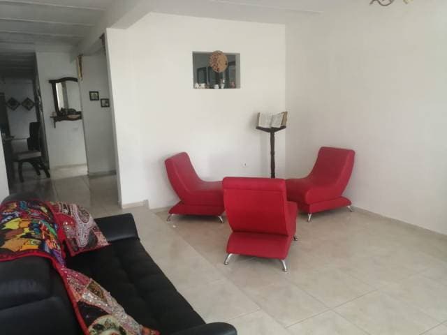SAJONIA, VENTA DE PROPIEDAD MULTIFAMILIAR — foto 2