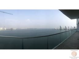 VENTA APARTAMENTO FRENTE A LA BAHÍA CARTAGENA