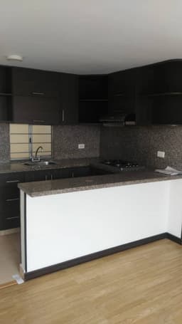 FUNZA, VENDO APTO 1 PISO, PARQUEADERO PROPIO, ENCORTINADO.