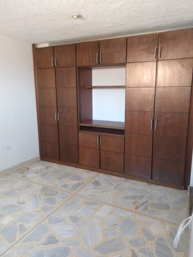 VENDO HERMOSO  APTO DUPLEX EN LA MILAGROSA — foto 8
