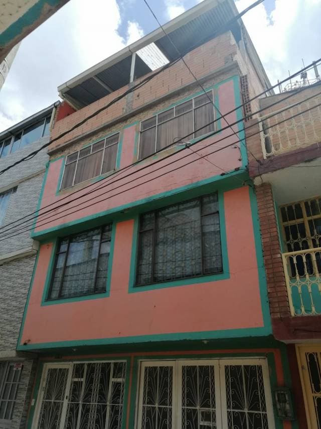 VENTA CASA FAMILIAR EXCELENTE UBICACION — foto 3