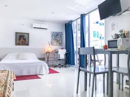 VENDO APARTAESTUDIO TIPO LOFT, FRENTE AL MAR REMODELADO/BALCON TURISTICO CON PERMISOS