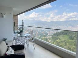 Venta de hermoso Apartamento en Altos del Poblado