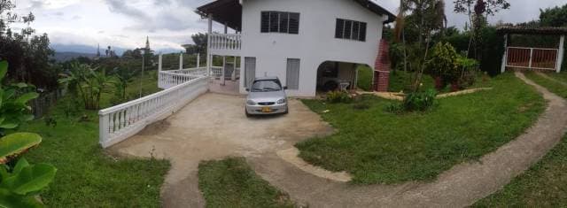 Venta de hermosa casa en Parcelacion Monterrico — foto 3