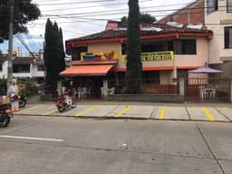 Venta de casa en Tequendama Cali, esquinera excelente ubicacion