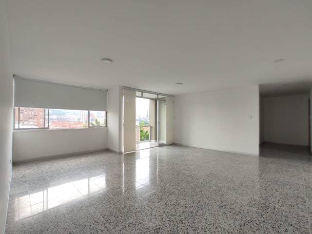Apartamento en venta de Edificio del centro de Cali. Zona histórica, empresarial y comercial — foto 1