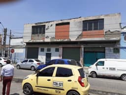 Vendo Bodega ubicada en sitio estratégico de Cali sector del Porvenir frente de la plaza de mercado