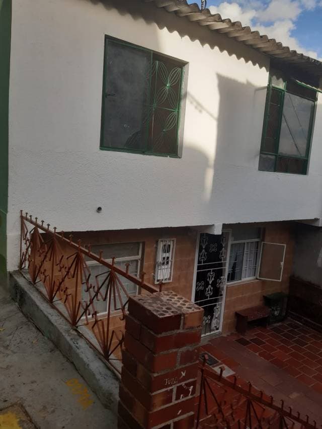 oasis casa esquinera dos plantas independientes — foto 1