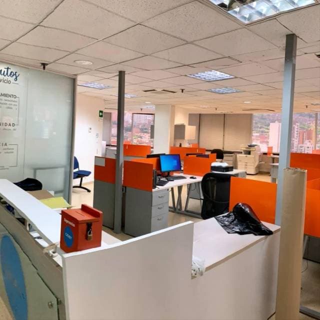Oficinas en venta en Edificio Tecnoparque, área 388m2 cada una, con parqueaderos — foto 4