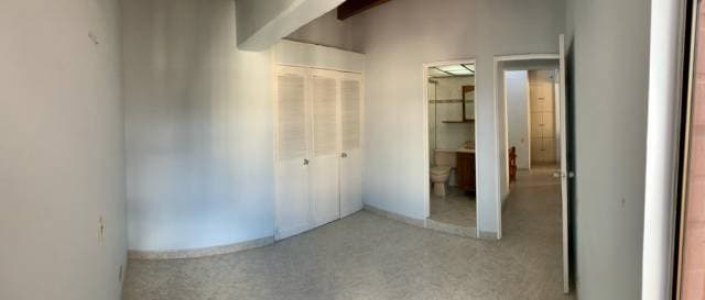 Vendo hermoso apartamento diagonal al exito de Robledo — foto 4
