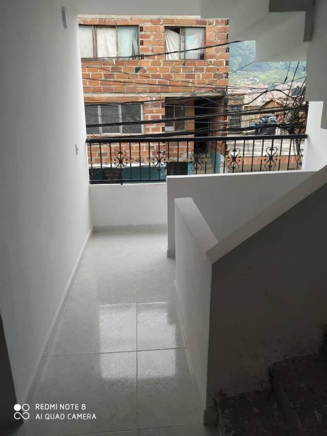 Venta Casa con Apartaestudio en Bello — foto 4