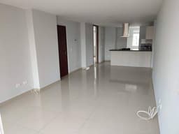 Apartamento Nuevo en el Estadio, Iglesia San Pedro y San Pablo