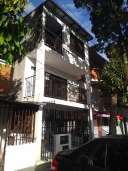 casa vehicular con acabados de lujo 3 apartamentos con entrada independiente