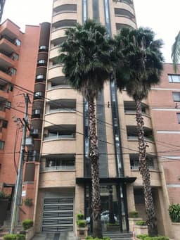 Apartamento en el primer parque de Laureles