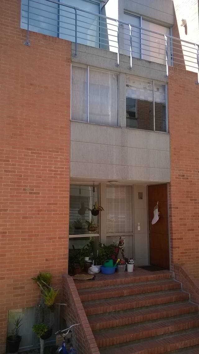 Arriendo casa estrato 4 — foto 1