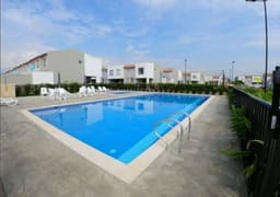 Venta de Casa Esquinera en Condominio Ciudad Country