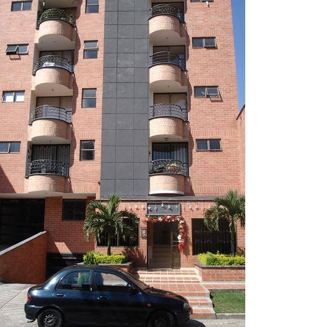 * APARTAESTUDIO PARA ARRIENDO EN LAURELES — foto 1