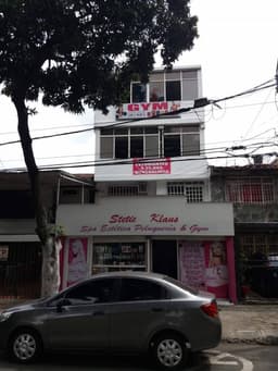 Edificio de 4 pisos en el Norte de Cali cerca al centro comercial Unico