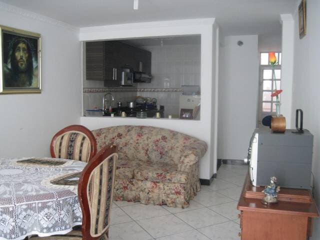 ARRIENDO LINDO  APARTAMENTO AMOBLADO — foto 5