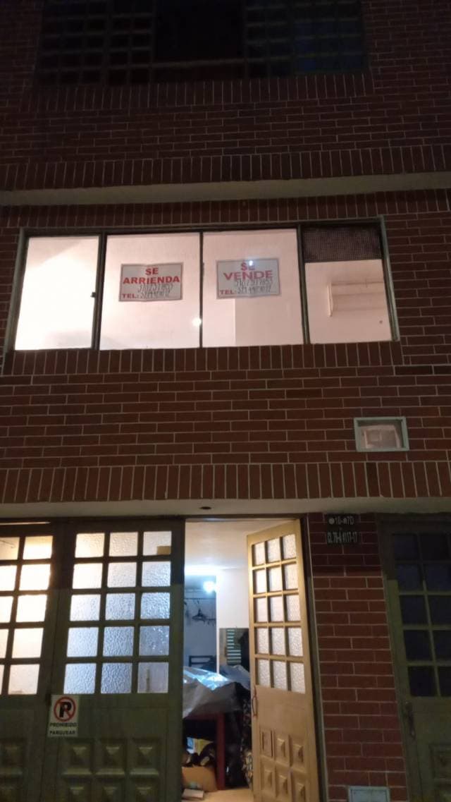 VENTA CASA RENTABLE  3 PISOS UNIR 2 — foto 1