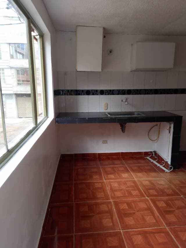 VENTA CASA RENTABLE  3 PISOS UNIR 2 — foto 2