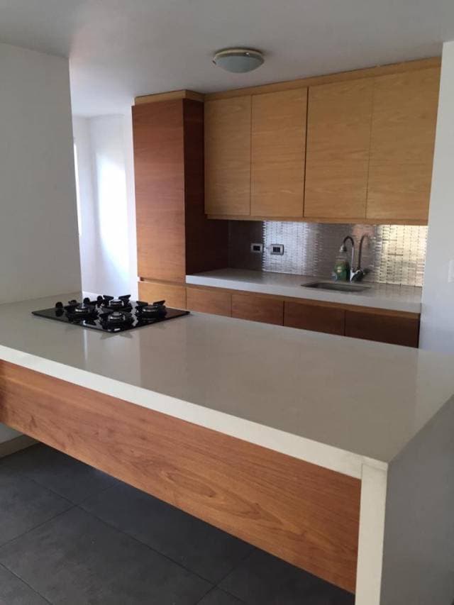 Apartamento en El Poblado totalmente reformado — foto 2