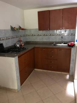 Apartamento de 3 niveles en Urbanizacion Colinas de Calasanz