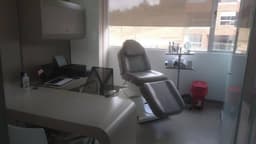 Venta de Consultorio u Oficina en LLanogrande. Excelente ubicación.