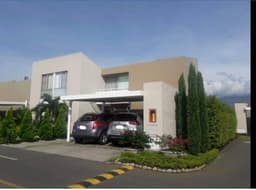 Casa esquinera en Conjunto residencial Casa Campo verde Alfaguara