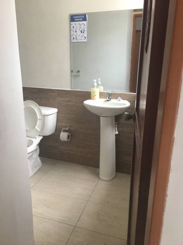 CASA EN VENTA. Remodelada. Gran oportunidad. NEGOCIABLE. — foto 7