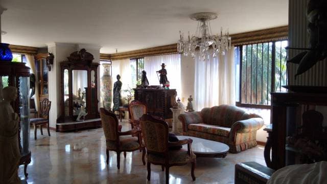 Apartamento en el barrio Versalles Edificio Altagracia — foto 1