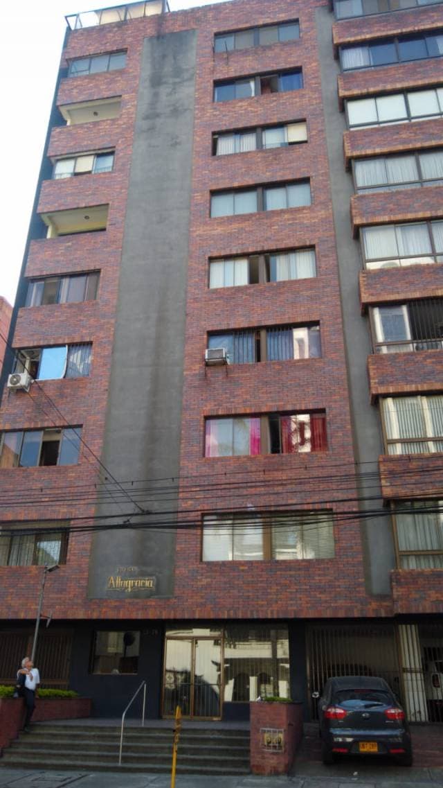 Apartamento en el barrio Versalles Edificio Altagracia — foto 8