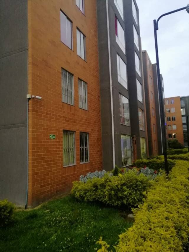SE VENDE DIRECTAMENTE APARTAMENTO EN CIUDAD VERDE — foto 1