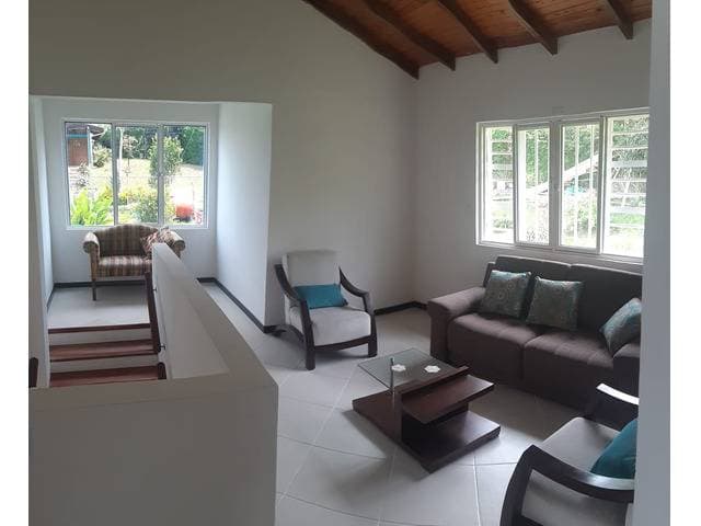 Venta de hermosa casa en Parcelacion Monterrico — foto 4