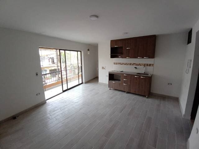 Venta de Apartamentos y Locales en Itagui — foto 1