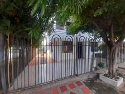 Excelente Oportunidad - Casa En Arriendo En El Amparo, Muy Cerca Al Coliseo, Parques, Colegios, Universidades, Muy Amplia, 4 Arboles, Bastante Fresca