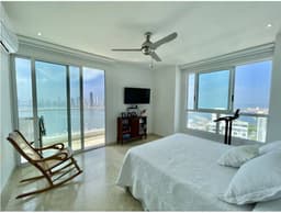 VENTA DE APARTAMENTO 3 HABITACIONES MANGA FRENTE A BAHIA CARTAGENA