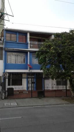 Venta de Casa de 3 pisos, barrio Granada