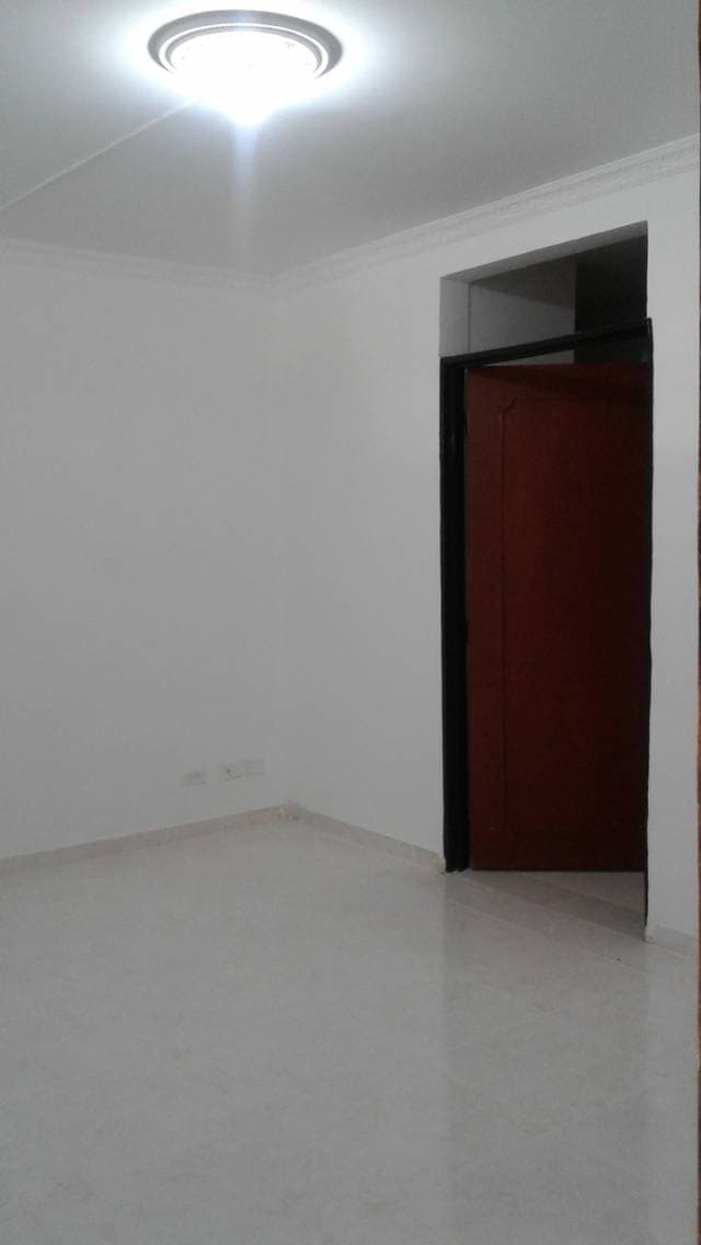 Venta de Casa de 3 pisos, barrio Granada — foto 7