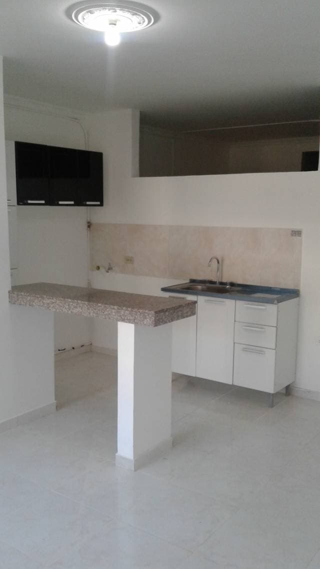 Venta de Casa de 3 pisos, barrio Granada — foto 8