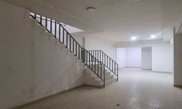 Vendo o Arriendo Local en el Edificio Piel Roja Frente del Edificio Zaccour — foto 3