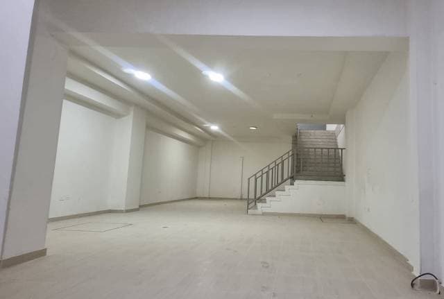 Vendo o Arriendo Local en el Edificio Piel Roja Frente del Edificio Zaccour — foto 4
